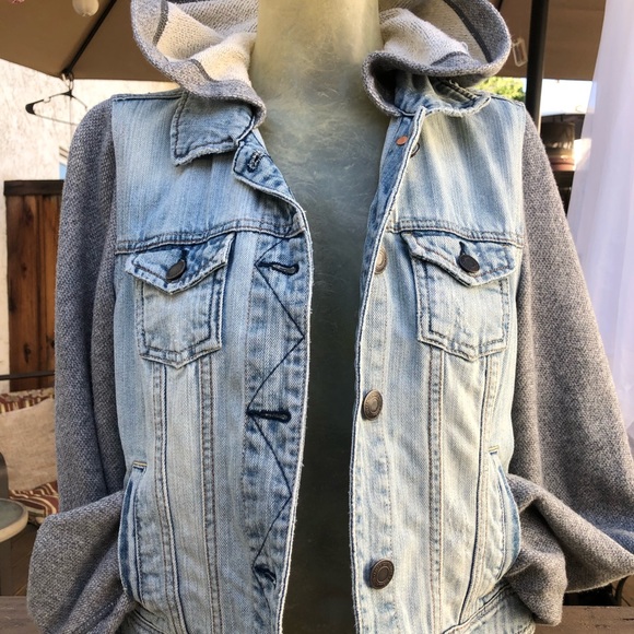 American Eagle Outfitters Jackets & Blazers - American Eagle sweater